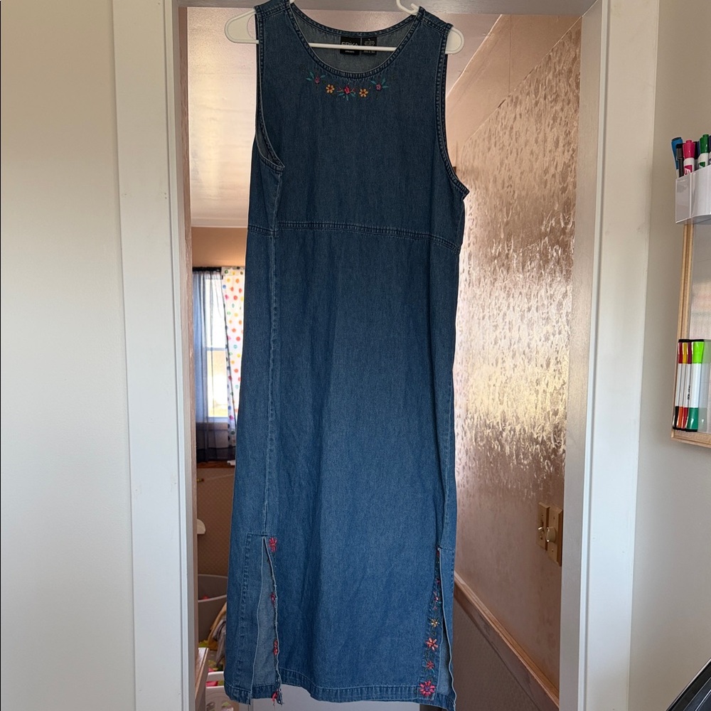 Vintage Erika Denim Sleeveless Dress with Floral Embroidery